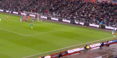 开云app登录-1:0！萨拉赫队史第一，范戴克一锤定音，利物浦重返胜利紧咬曼联