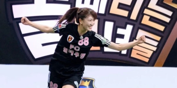 开云app登录-【每日足球女神30】这可能是有史以来踢球最好的日本演员|真岛优|花式|球技|训练|足球小将_新浪体育_新浪新闻